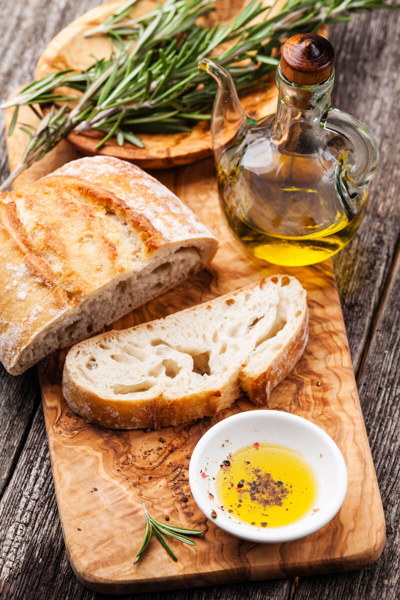 Olio extravergine di oliva con il pane
